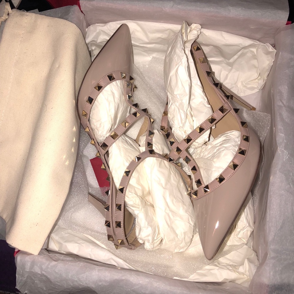 Valentino Rockstud Pumps
